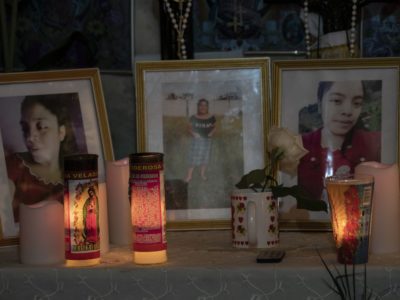 Altar a Santa Cristina García, una de las víctimas de la matanza, en su casa en la municipalidad de Comitancillo, Guatemala el 3 de febrero de 2021.HECTOR GUERRERO