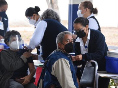 Vacunación covid-19 para adultos mayores en Ciudad Victoria (Antonio Hernández)